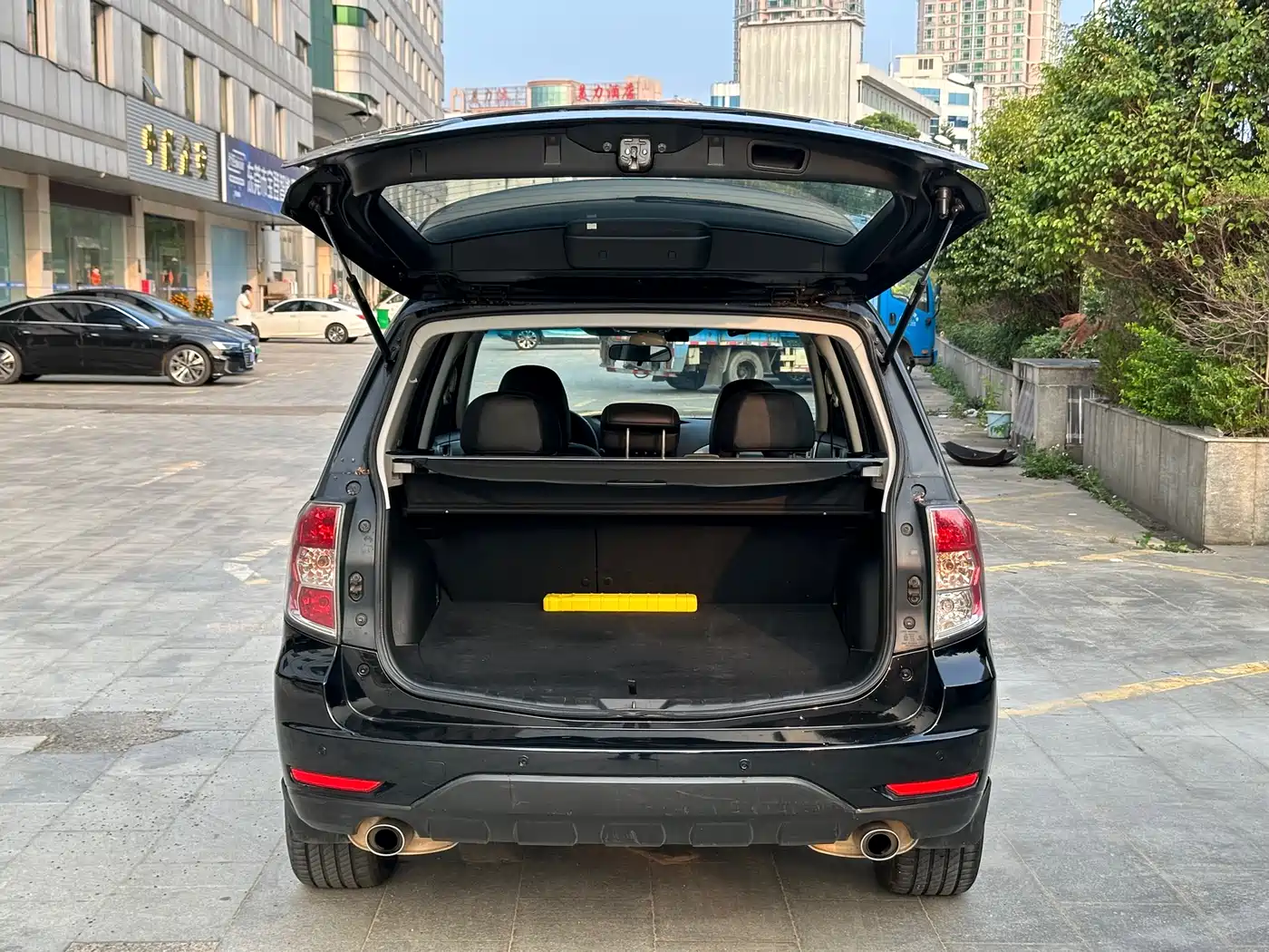Subaru Forester 2010 2.5XT Automatic Luxury Edition фото 12
