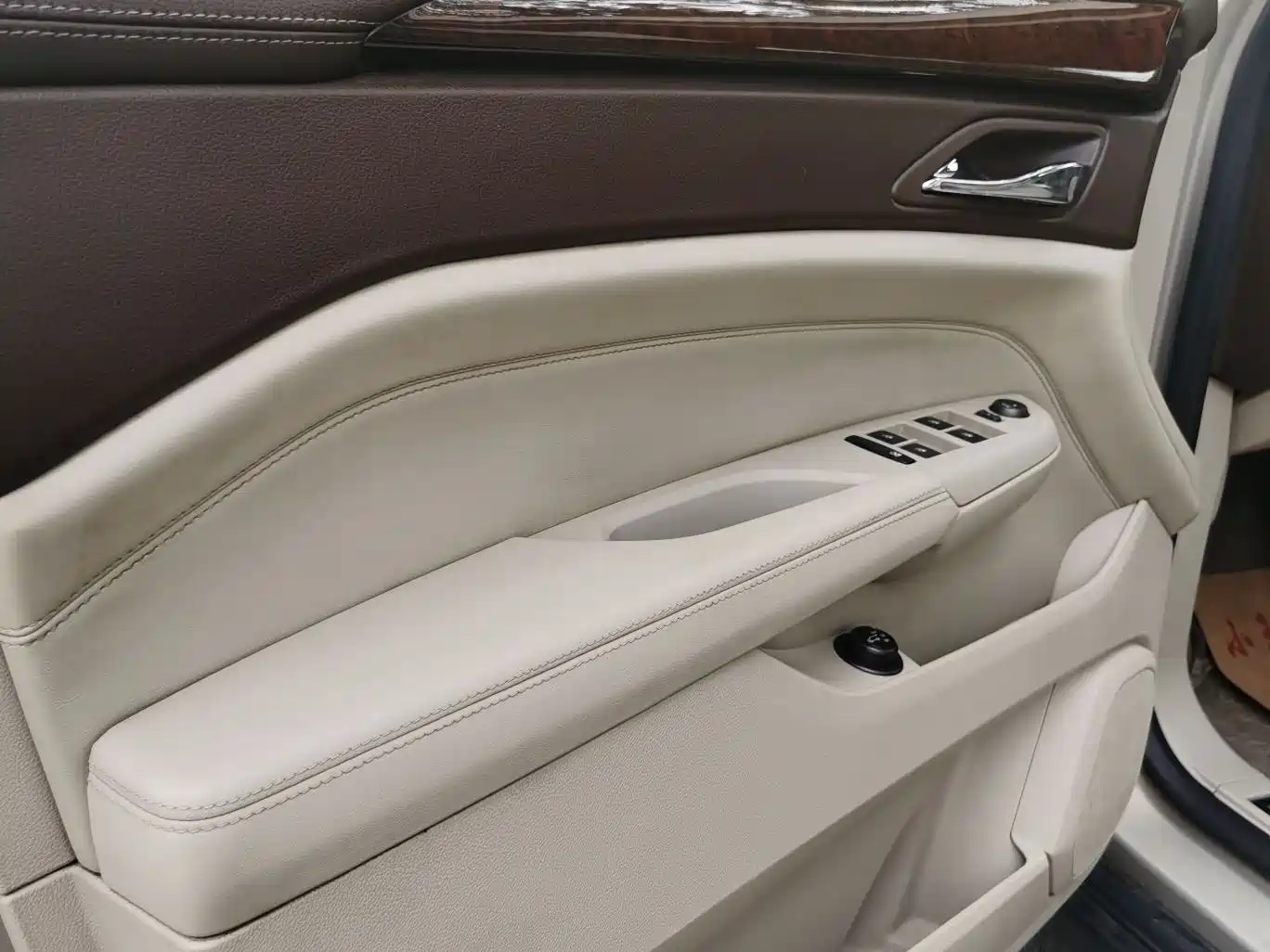 Cadillac SRX 2011 Model 3.0L Luxury фото 11