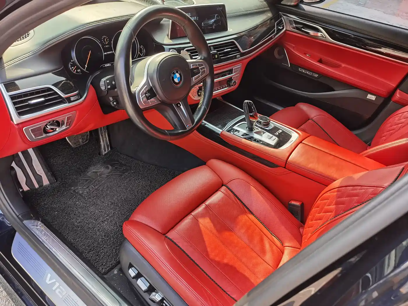 BMW 7 Series 2017 M760Li xDrive Excellence Luxury фото 7