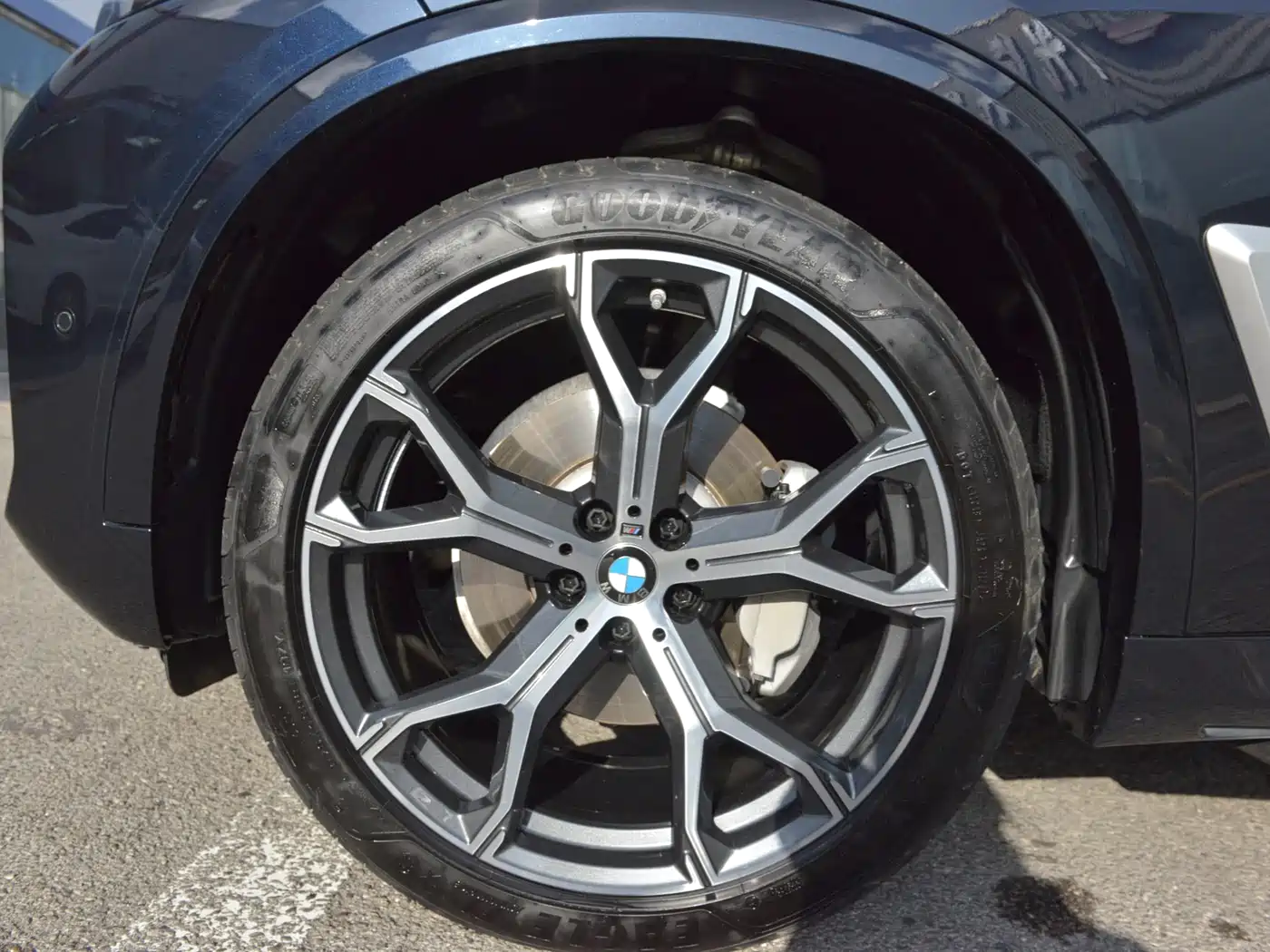 BMW X5 2023 xDrive 30Li Premium M Sport Package фото 20