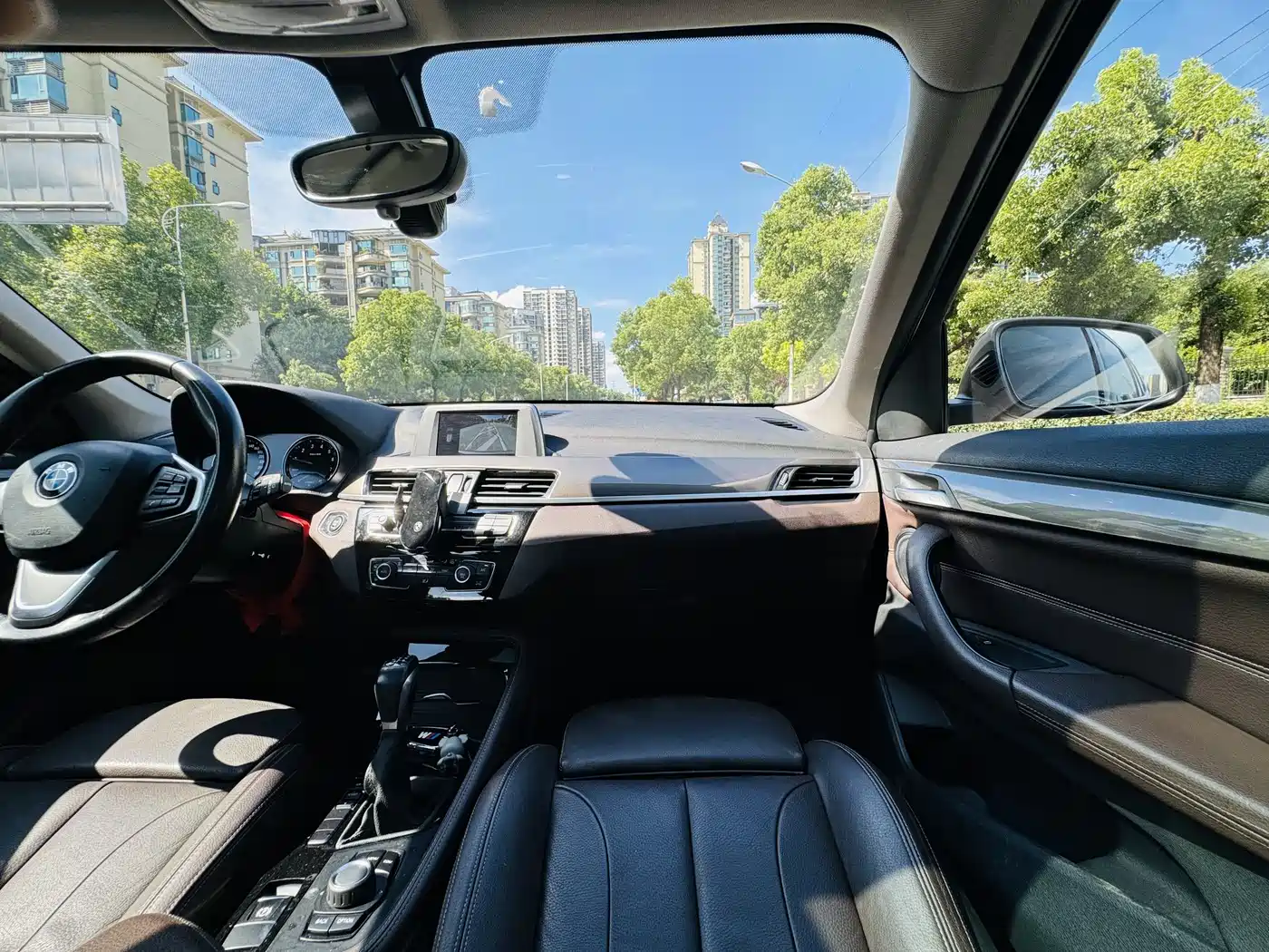 BMW X1 2019 sDrive18Li Premium Model фото 11