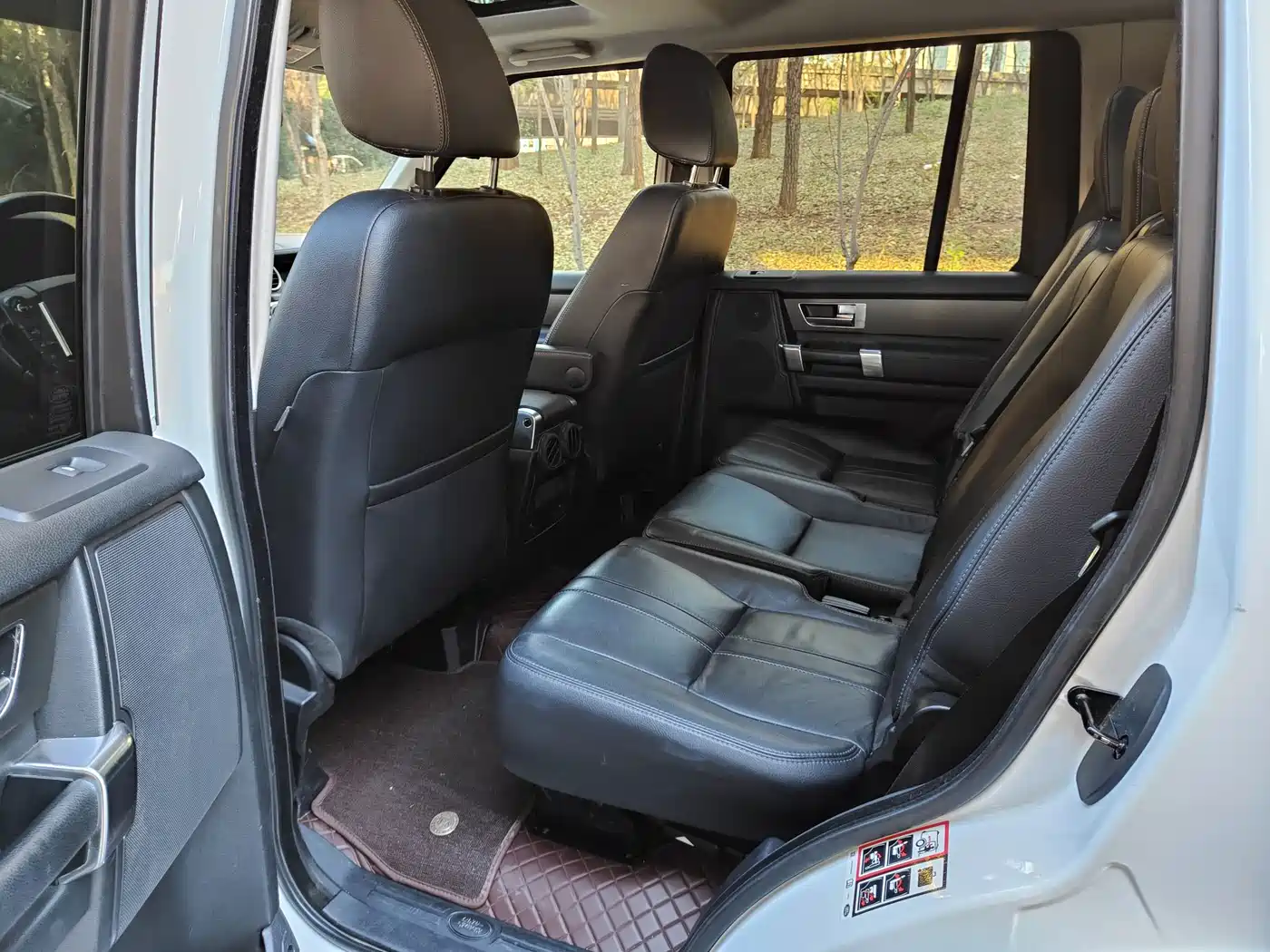 Land Rover Discovery 2016 3.0 SC Black Edition SE фото 9