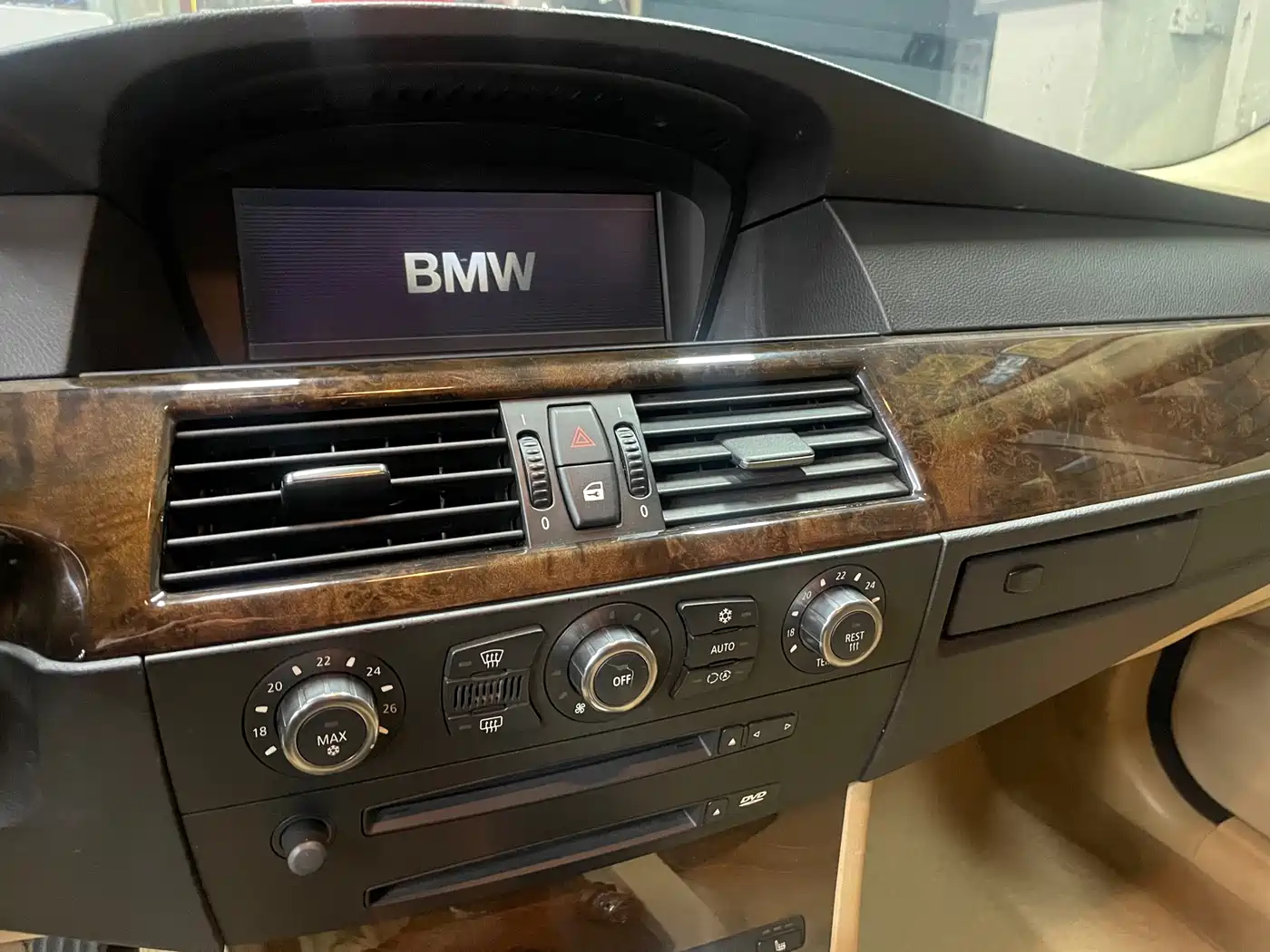 BMW 5 Series 2006 530i фото 23