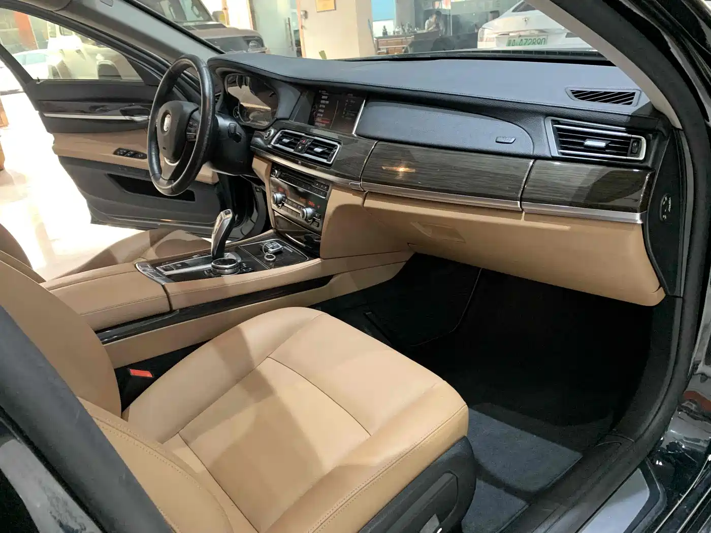 BMW 7 Series 2014 730Li Premium фото 13