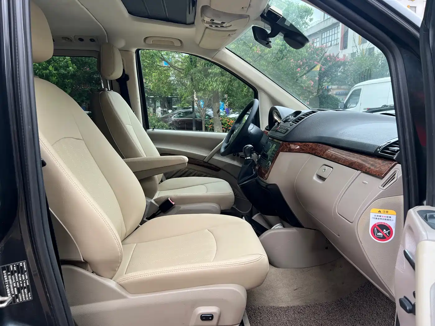 Mercedes-Benz Viano 2010 2.5L Prestige Edition фото 12