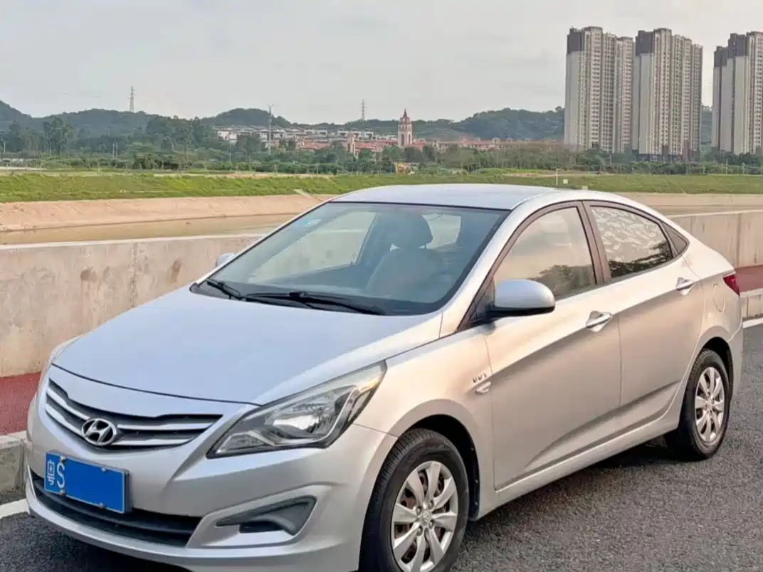 Hyundai Verna 2014 1.4L Manual Fashion GS