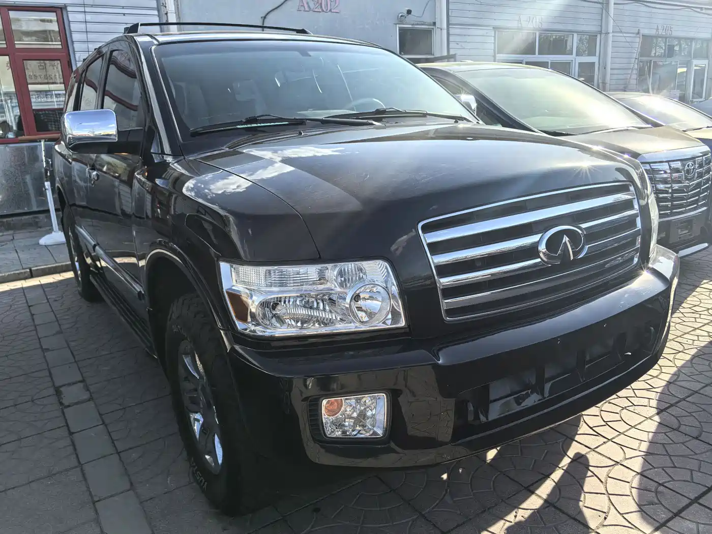 Infiniti QX 2005 2004 Model QX56