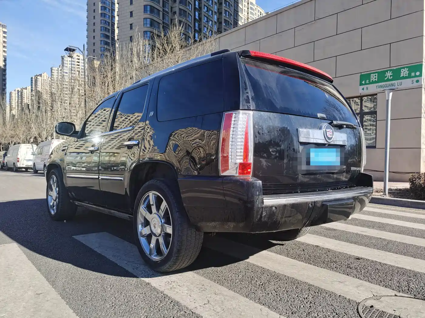 Cadillac Escalade 2010 6.0 Hybrid фото 3