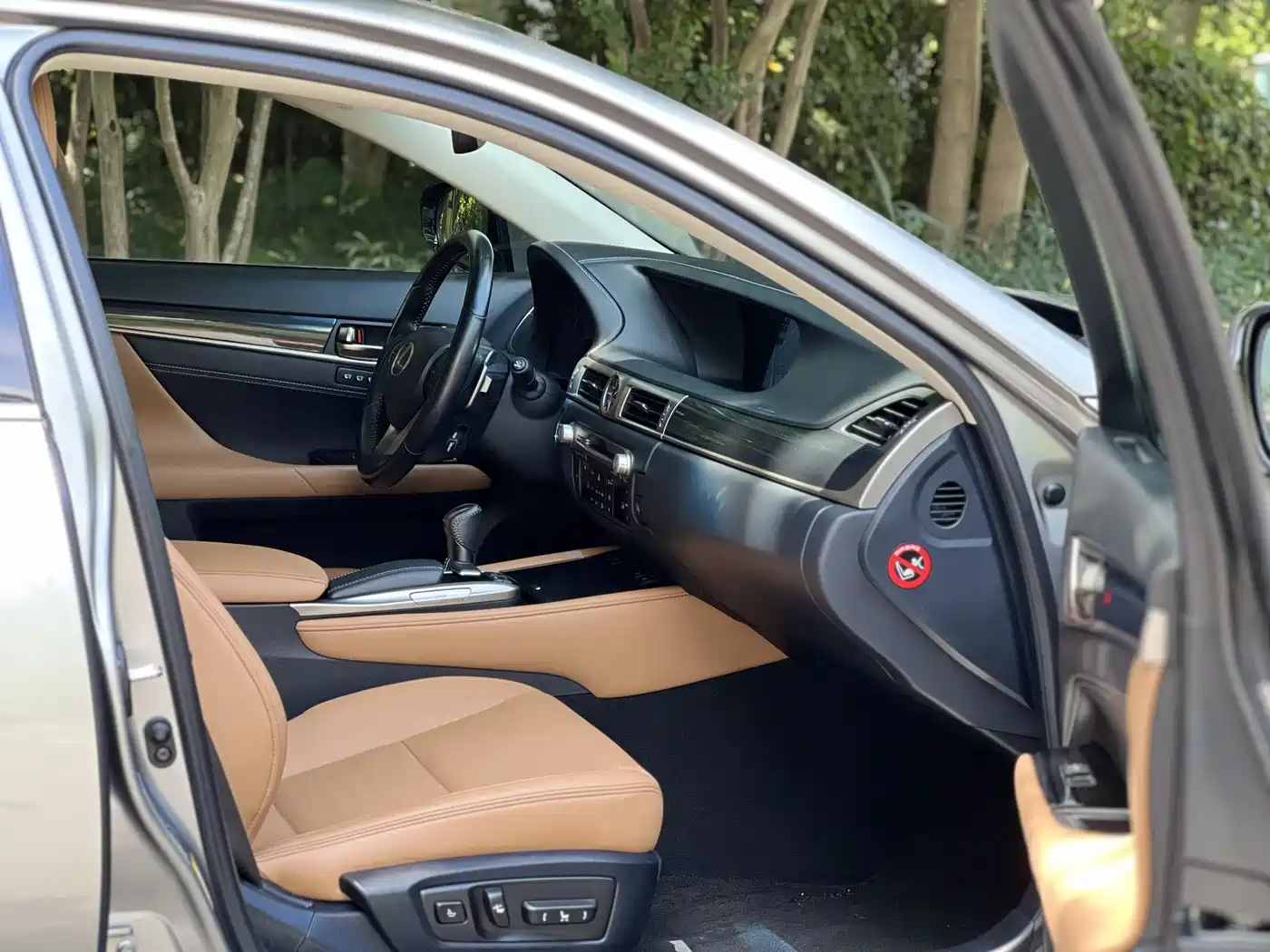 Lexus GS 2016 300h Leading Edition фото 16