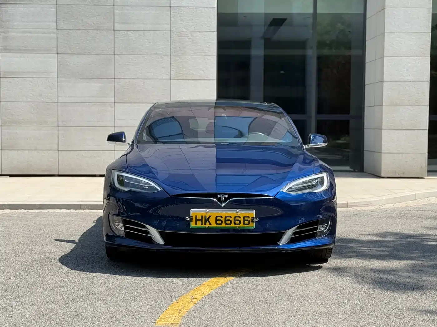 TESLA MODEL S