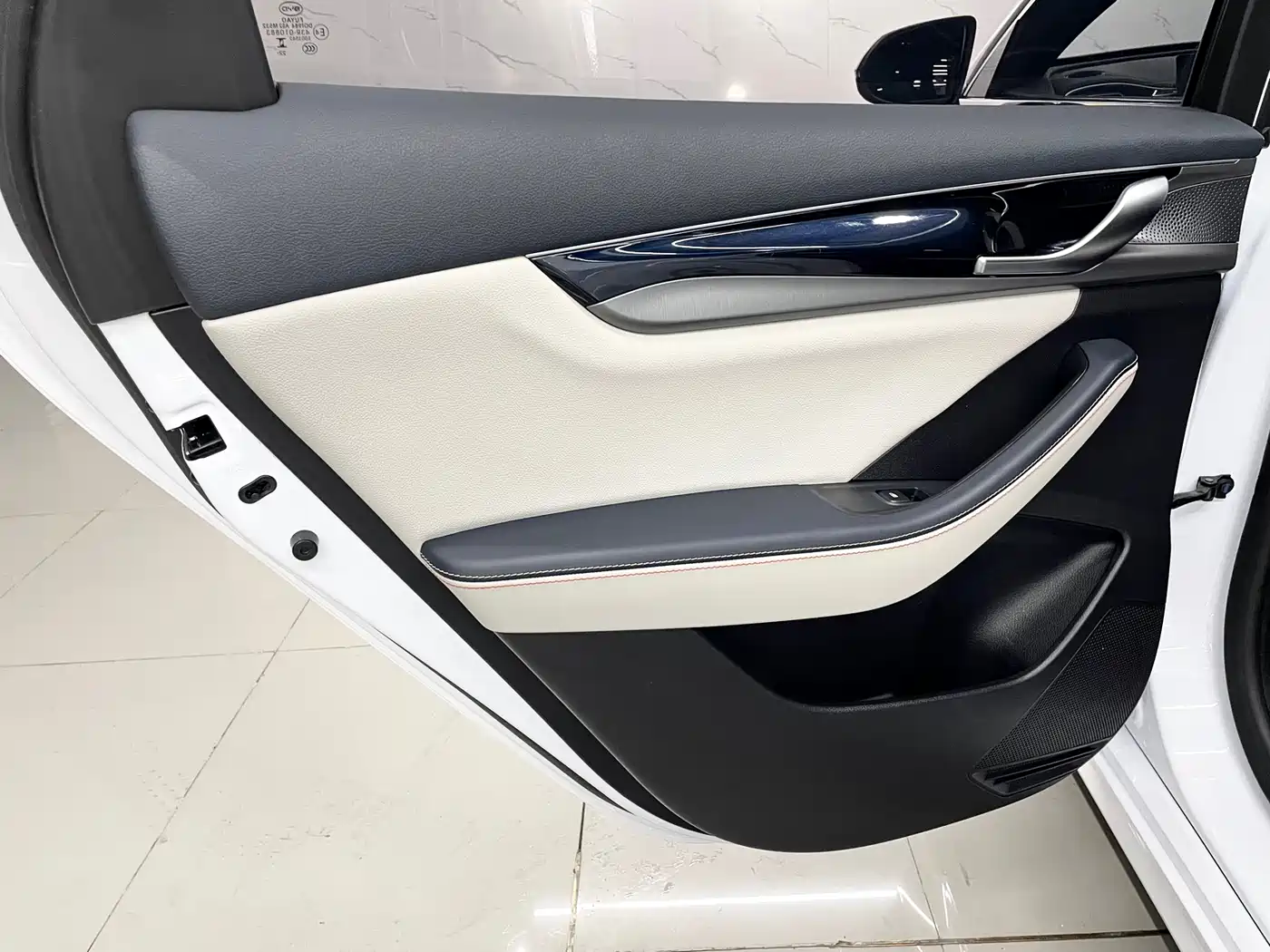 BYD Qin PLUS 2023 Champion Edition DM-i 120KM Leading Type фото 10