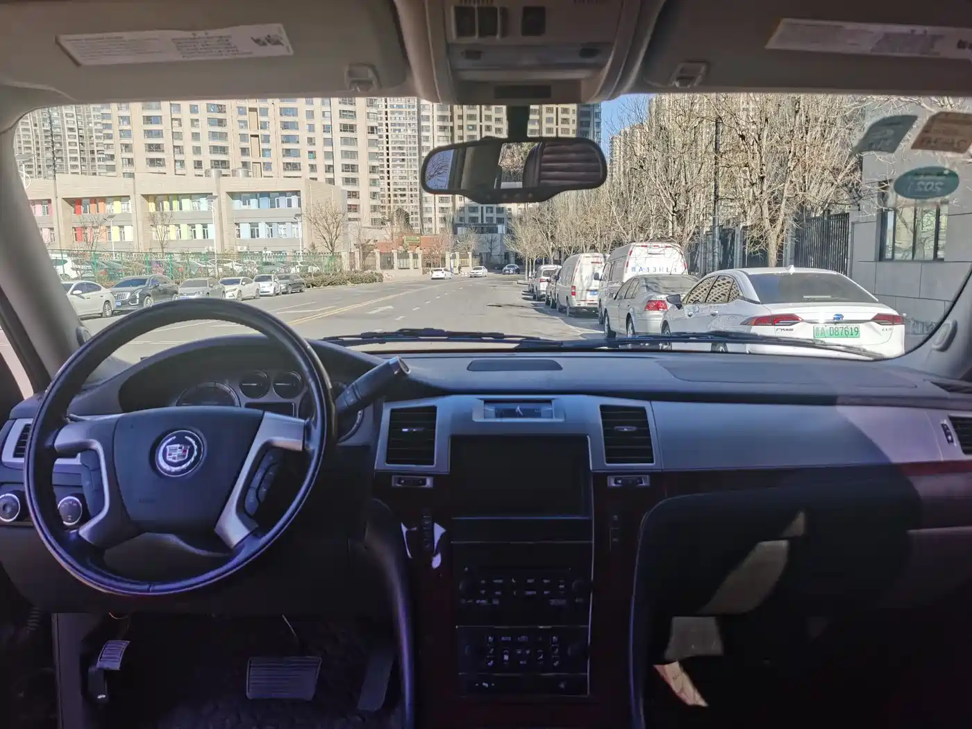Cadillac Escalade 2010 6.0 Hybrid фото 25