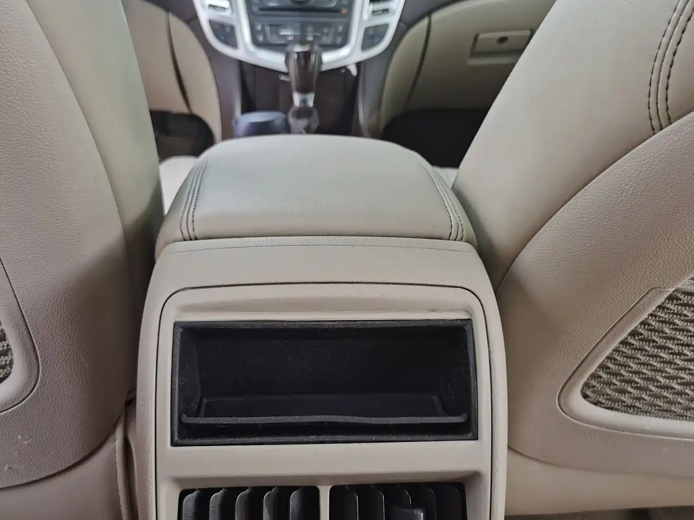 Cadillac SRX 2011 Model 3.0L Luxury фото 28