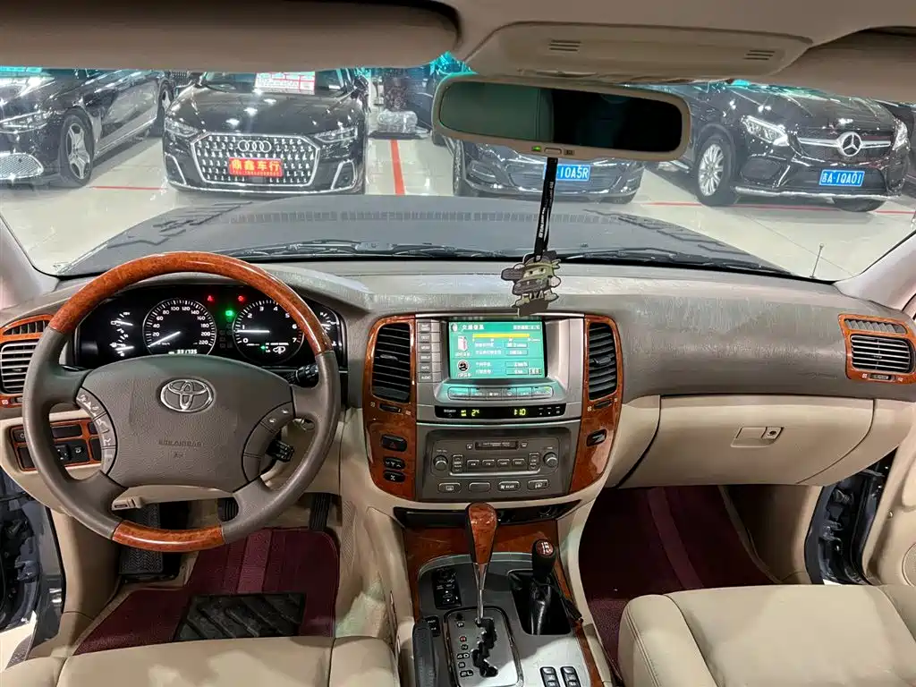 Toyota Land Cruiser 2005 4.7L Automatic VX-R фото 12