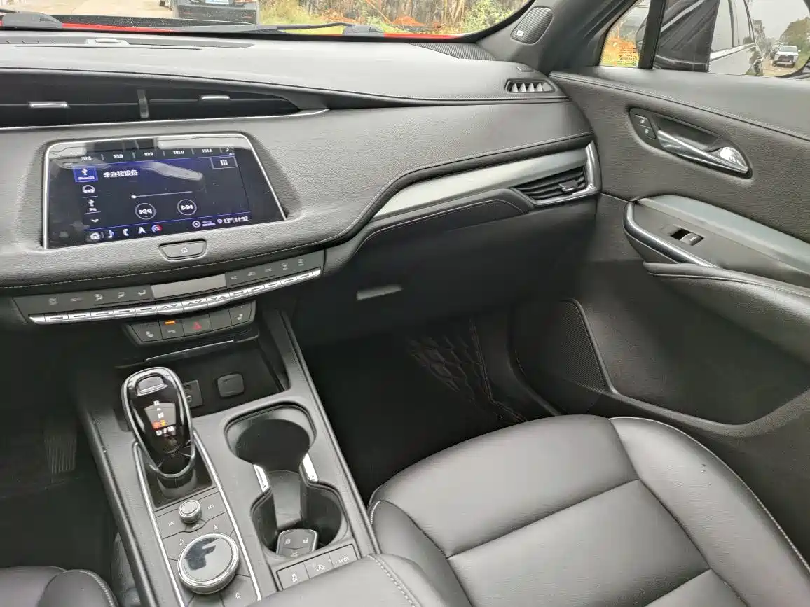 Cadillac XT4 2020 28T FWD Leading Trim фото 8