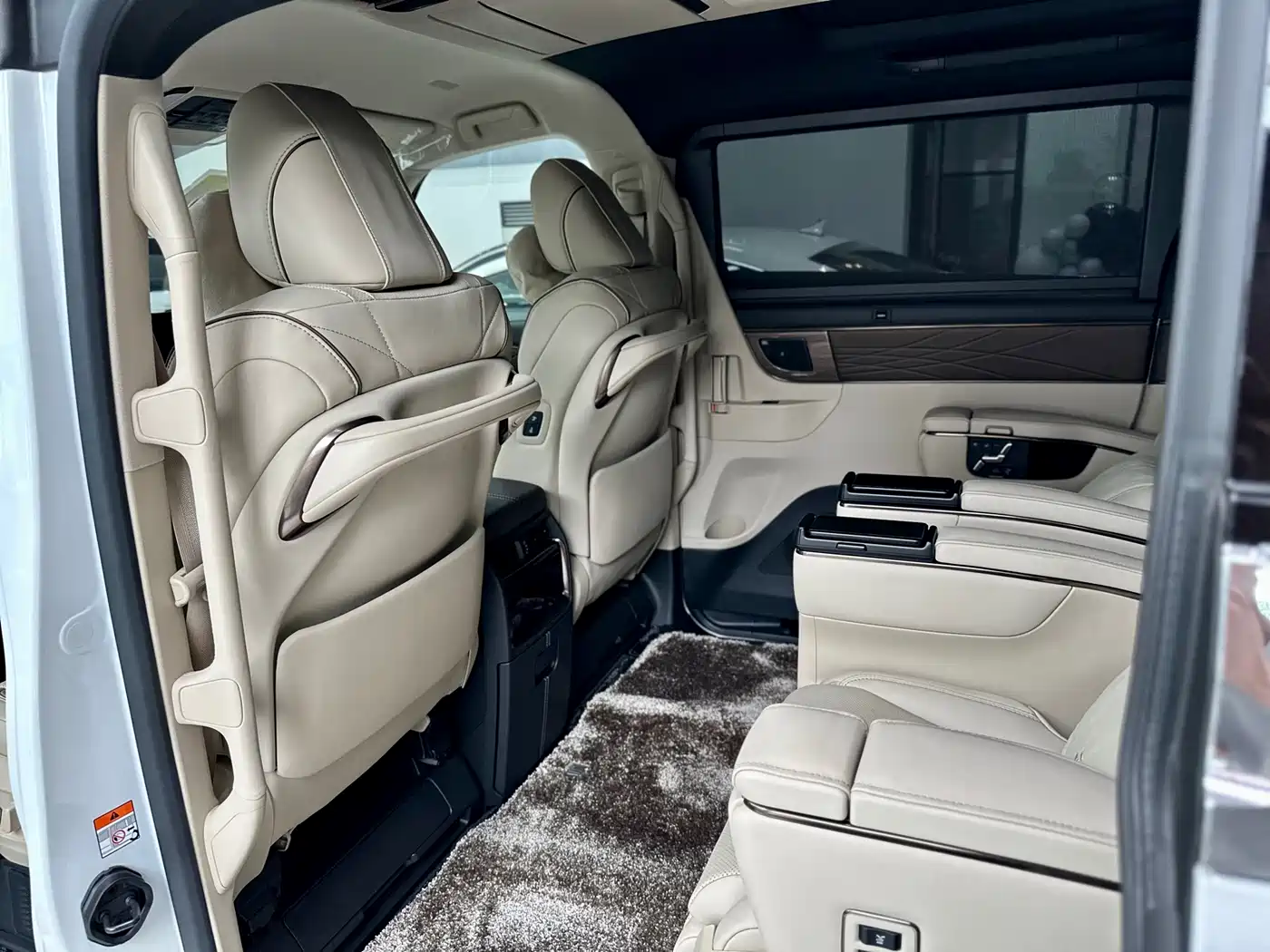 Toyota Vellfire 2024 Crown Hybrid 2.5L Premium Edition фото 8