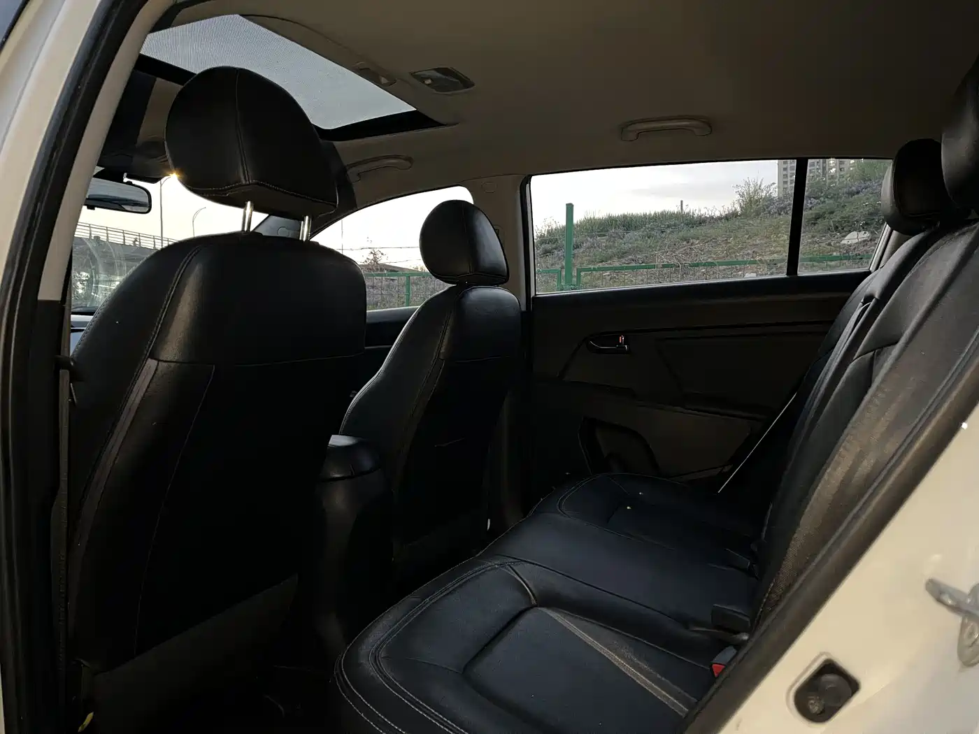 Kia Sportage 2012 2.0L Automatic 2WD GLS фото 9