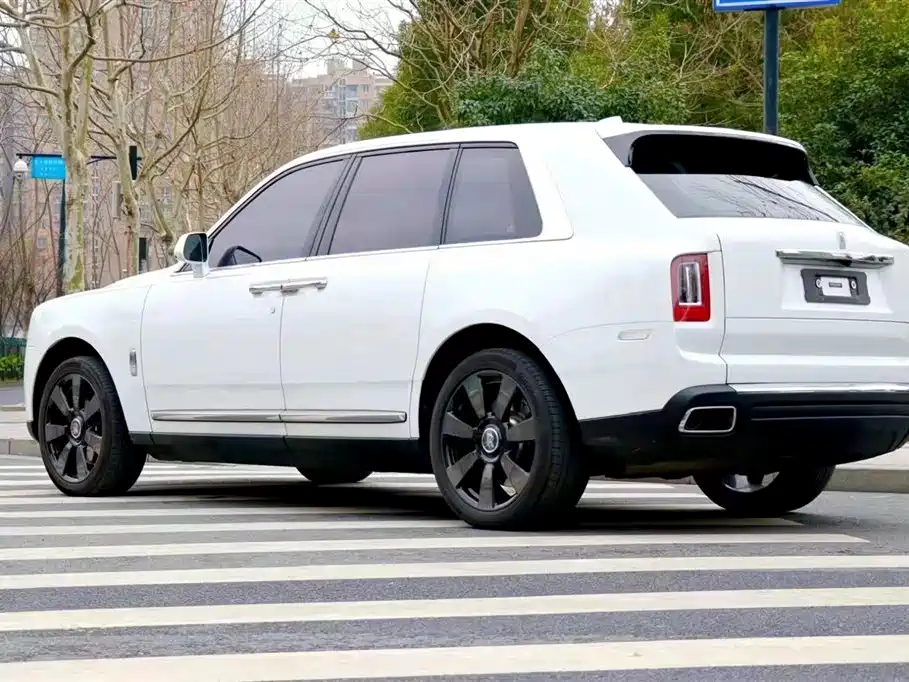 ROLLS-ROYCE CULLINAN