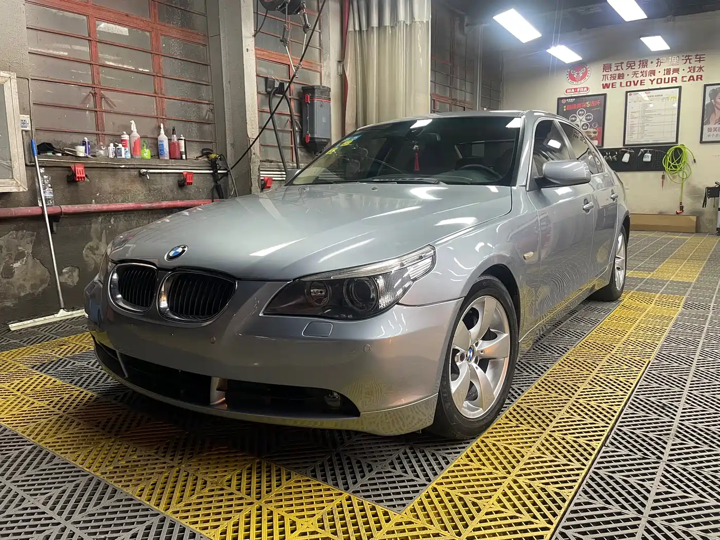 BMW 5 Series 2006 530i