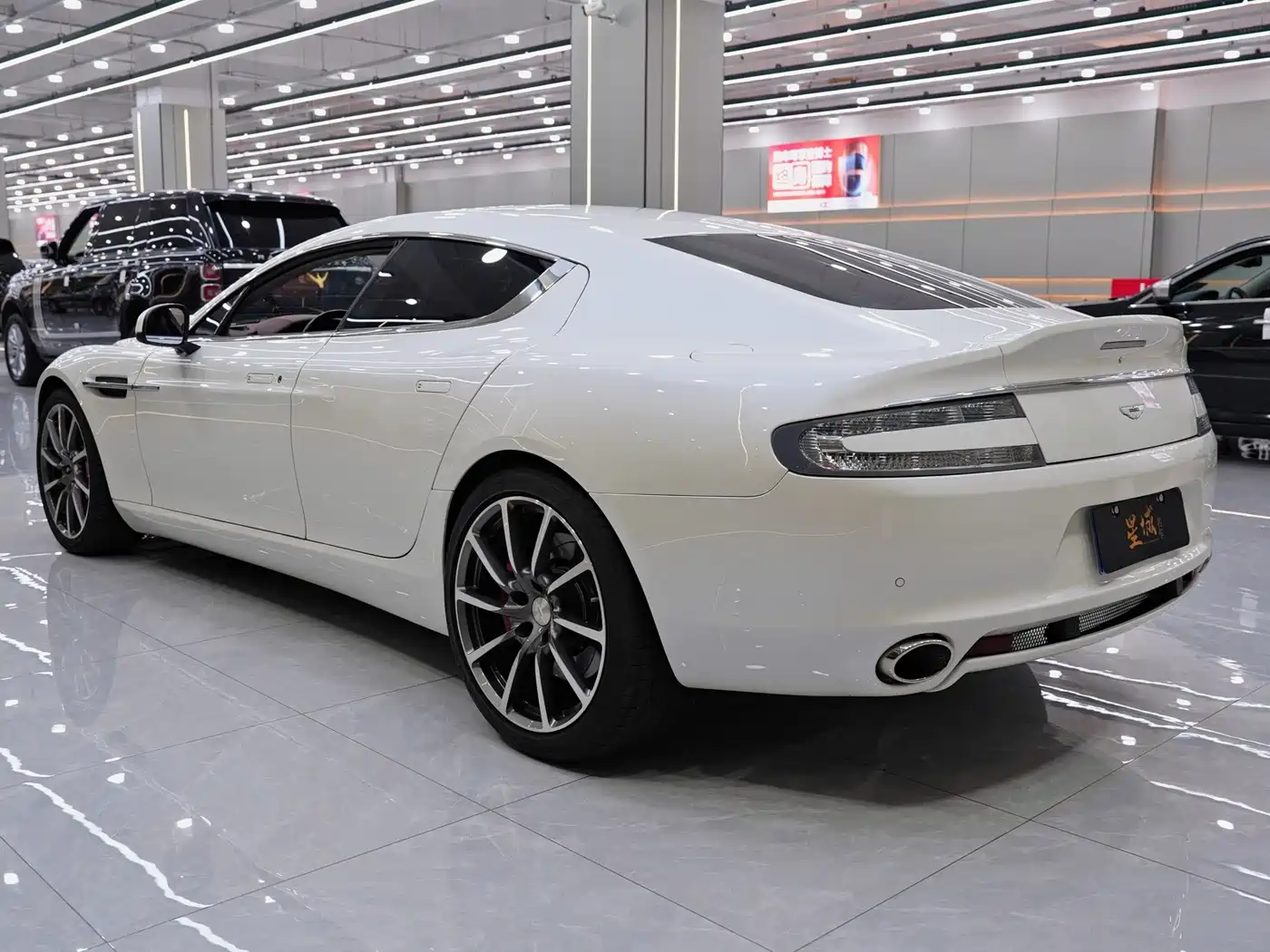 Aston Martin Rapide 2017 6.0L S фото 14