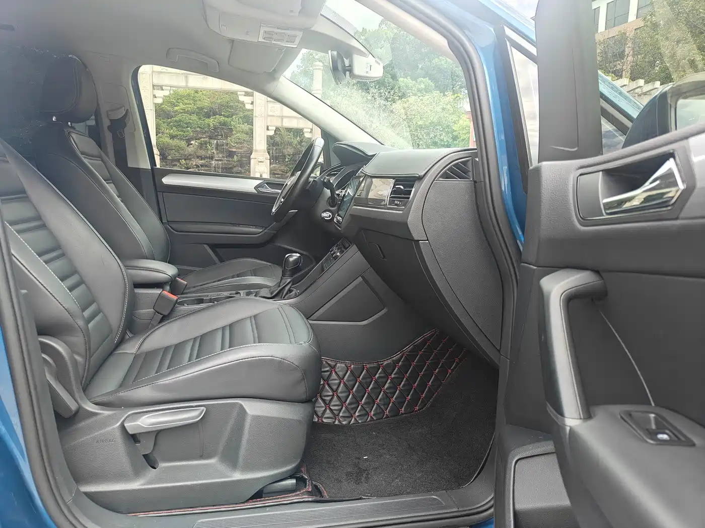 Volkswagen Touran 2018 Touran L 280TSI DSG Trendline 7-seater China V фото 16