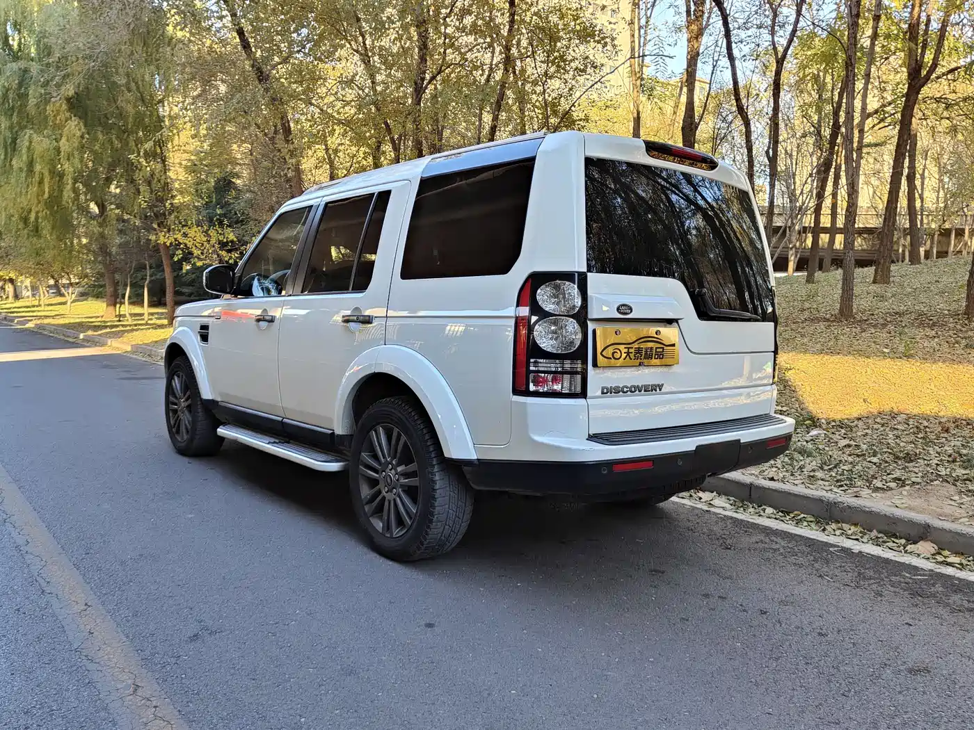 Land Rover Discovery 2016 3.0 SC Black Edition SE фото 5