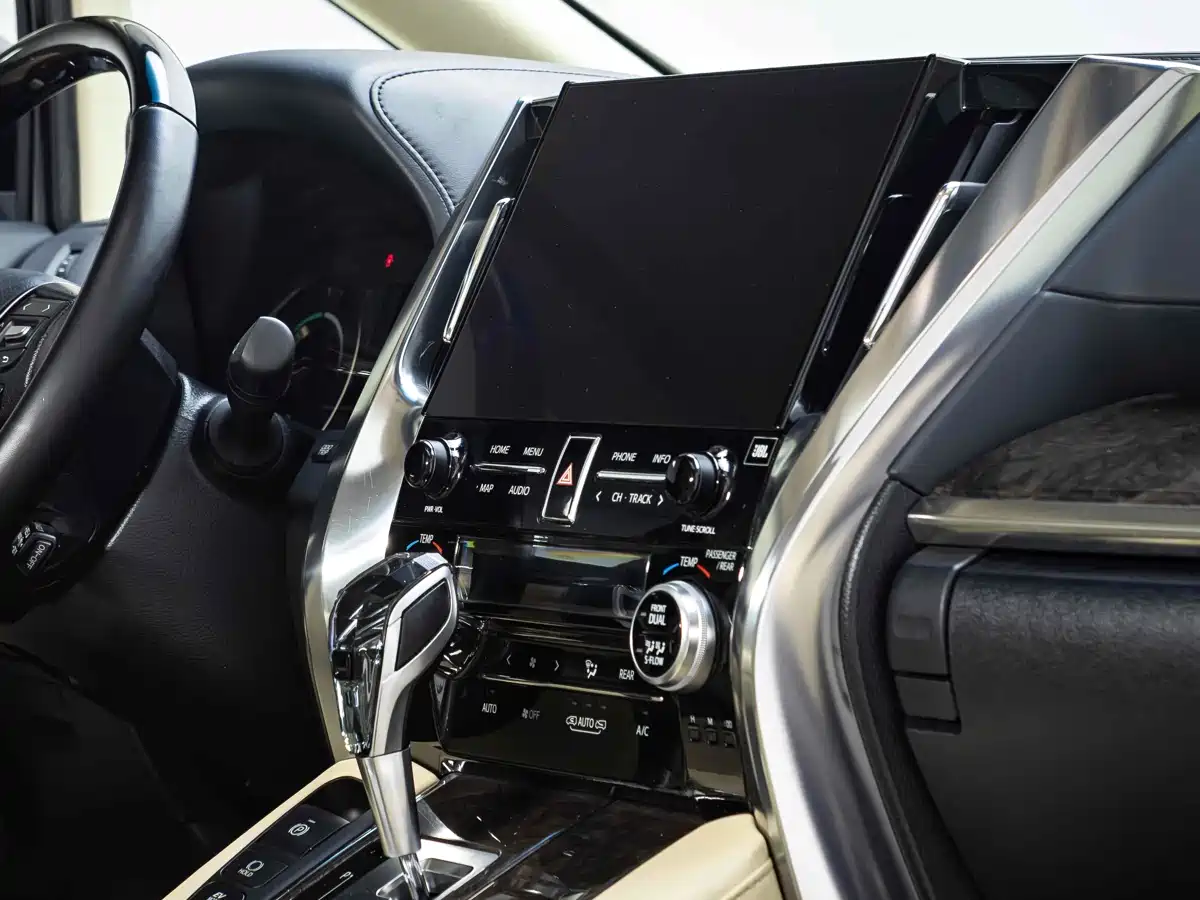 Toyota Vellfire 2021 Crown Hybrid 2.5L HV Premium Edition фото 13
