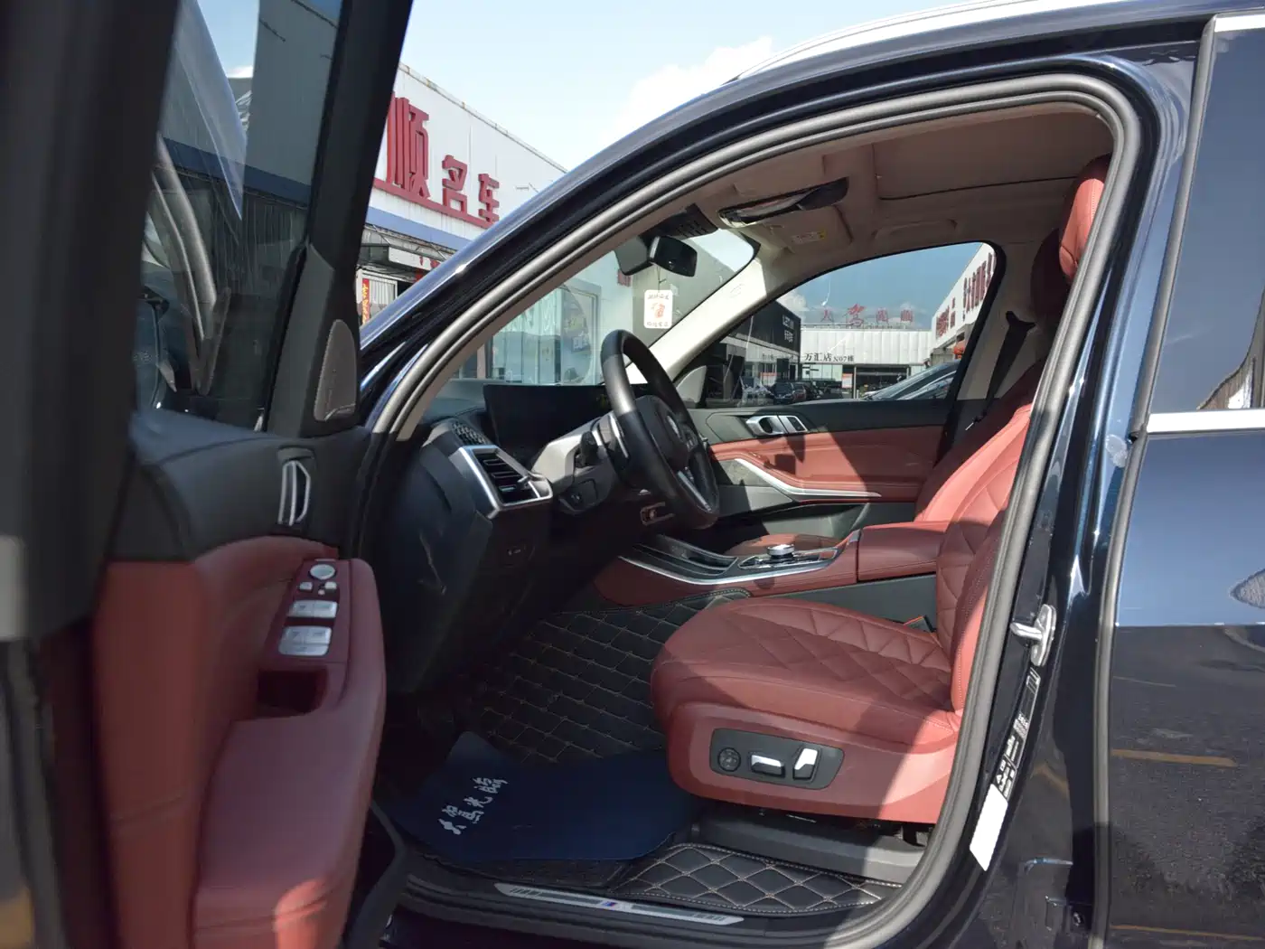 BMW X5 2023 xDrive 30Li Premium M Sport Package фото 6
