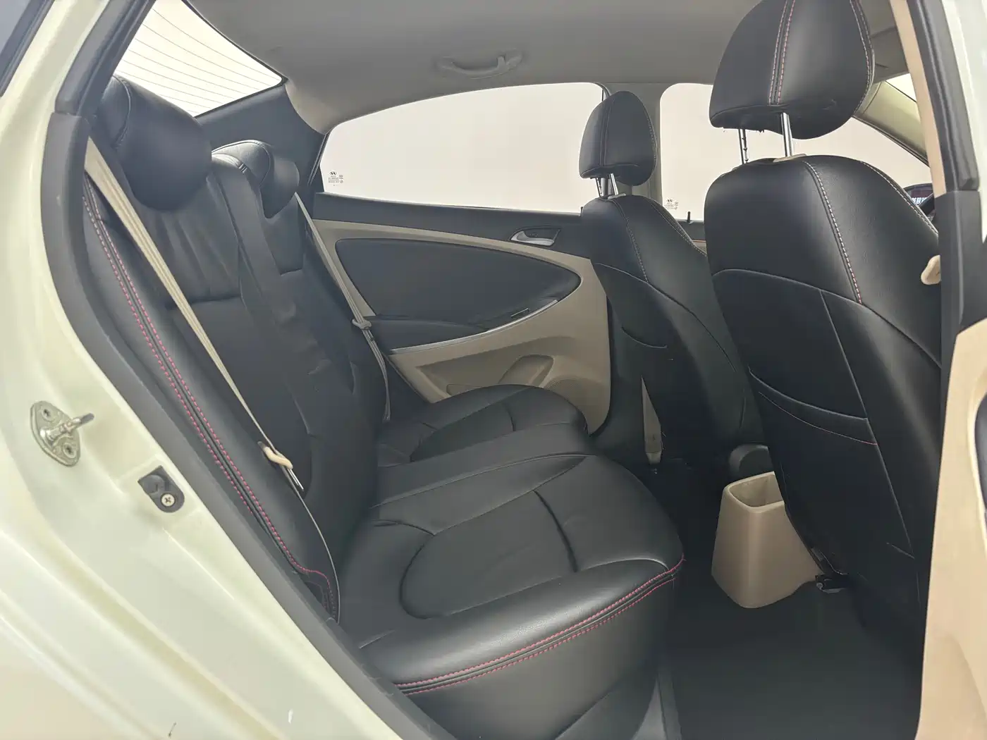Hyundai Verna 2014 1.4L Manual Smart GLS фото 15