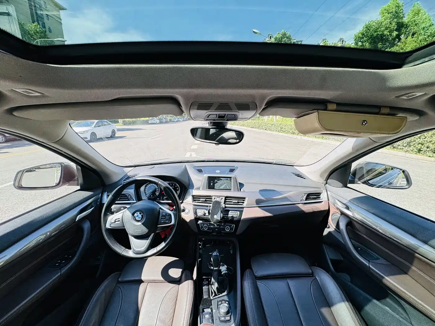 BMW X1 2019 sDrive18Li Premium Model фото 5