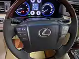 Фото 16 - Lexus LX