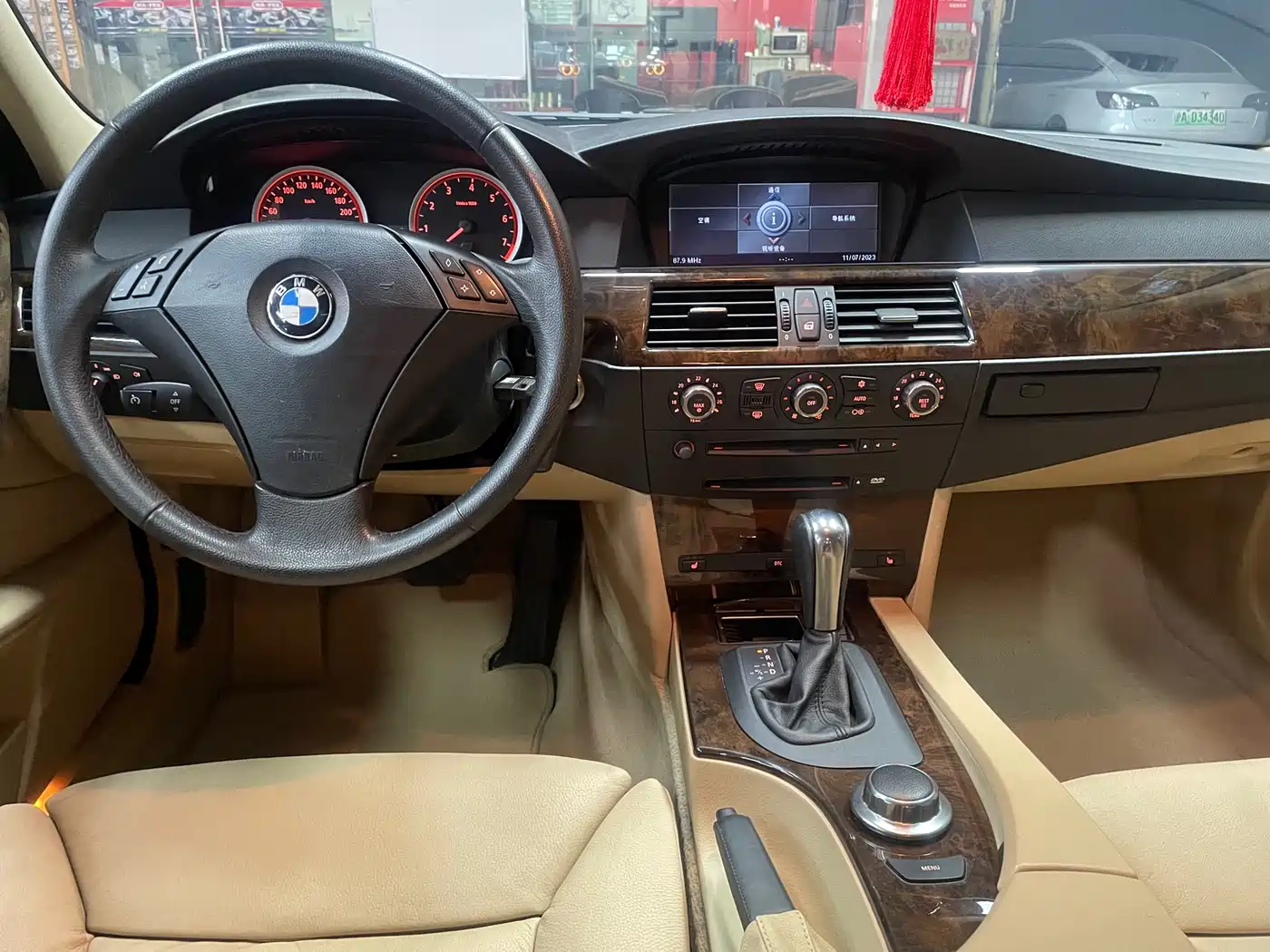 BMW 5 Series 2006 530i фото 7