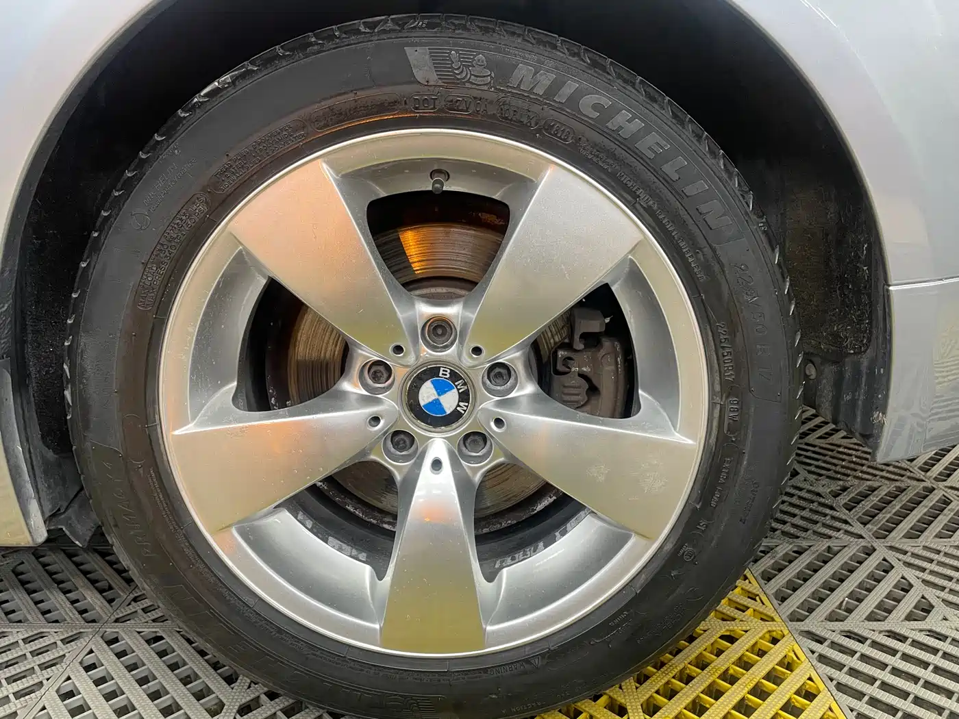 BMW 5 Series 2006 530i фото 26