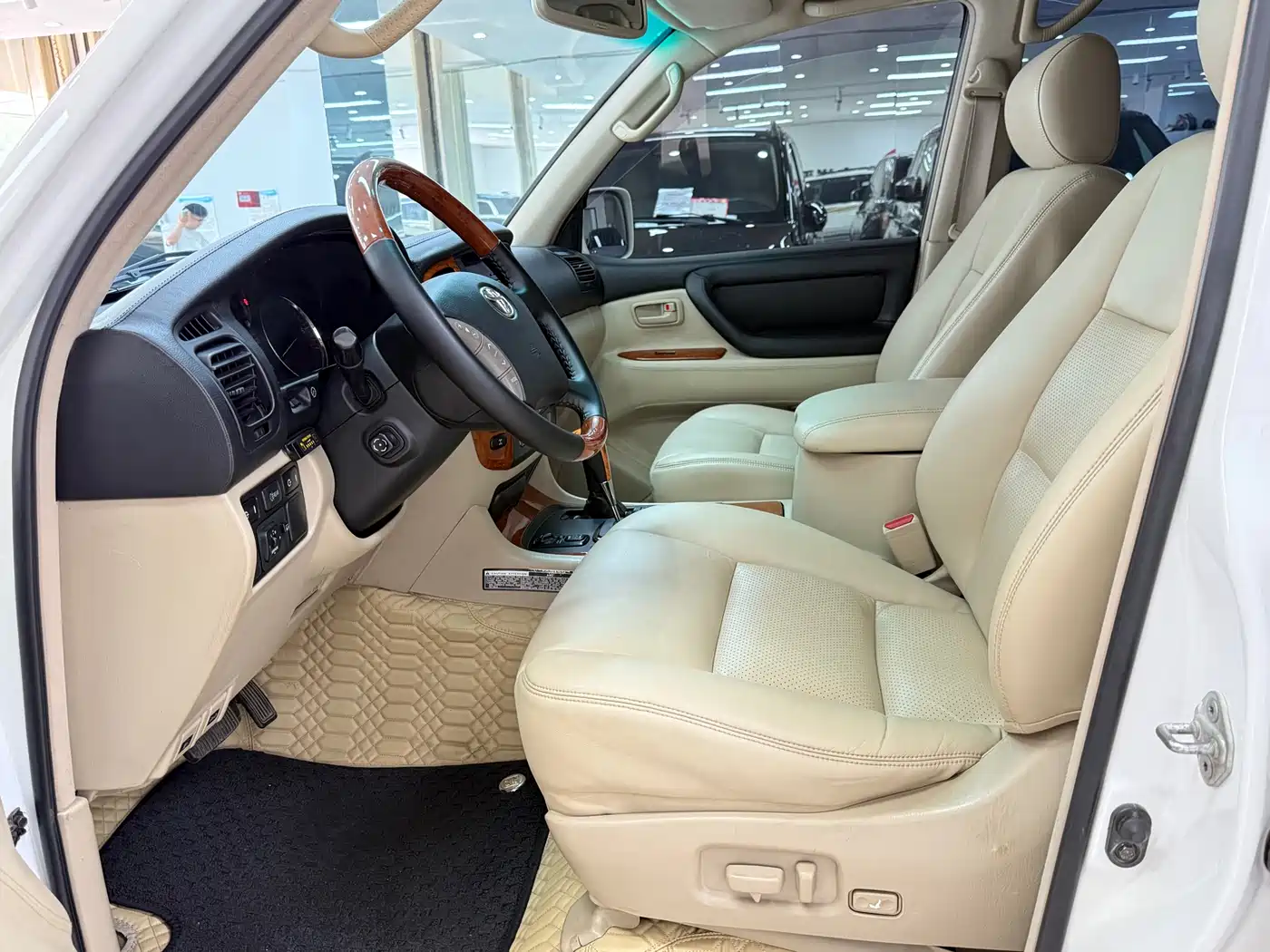 Toyota Land Cruiser 2005 4.7L Automatic VX-R фото 10