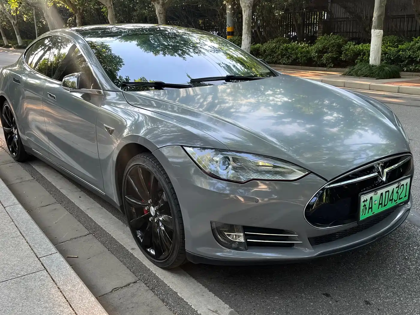 Tesla Model S 2015 2014 Model S P85