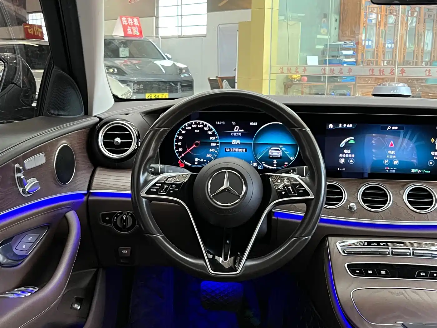 MERCEDES-BENZ E CLASS