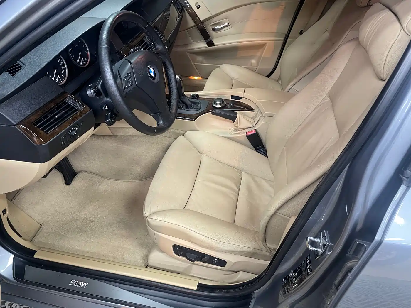BMW 5 Series 2006 530i фото 6