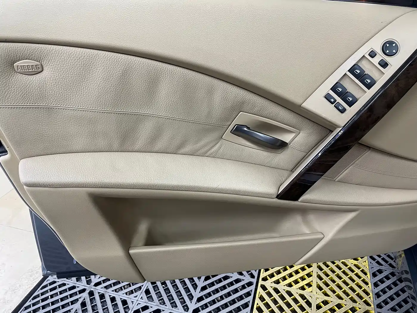 BMW 5 Series 2006 530i фото 18