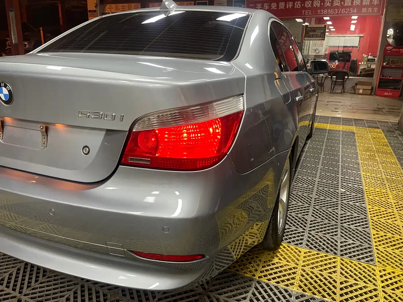 BMW 5 Series 2006 530i фото 30