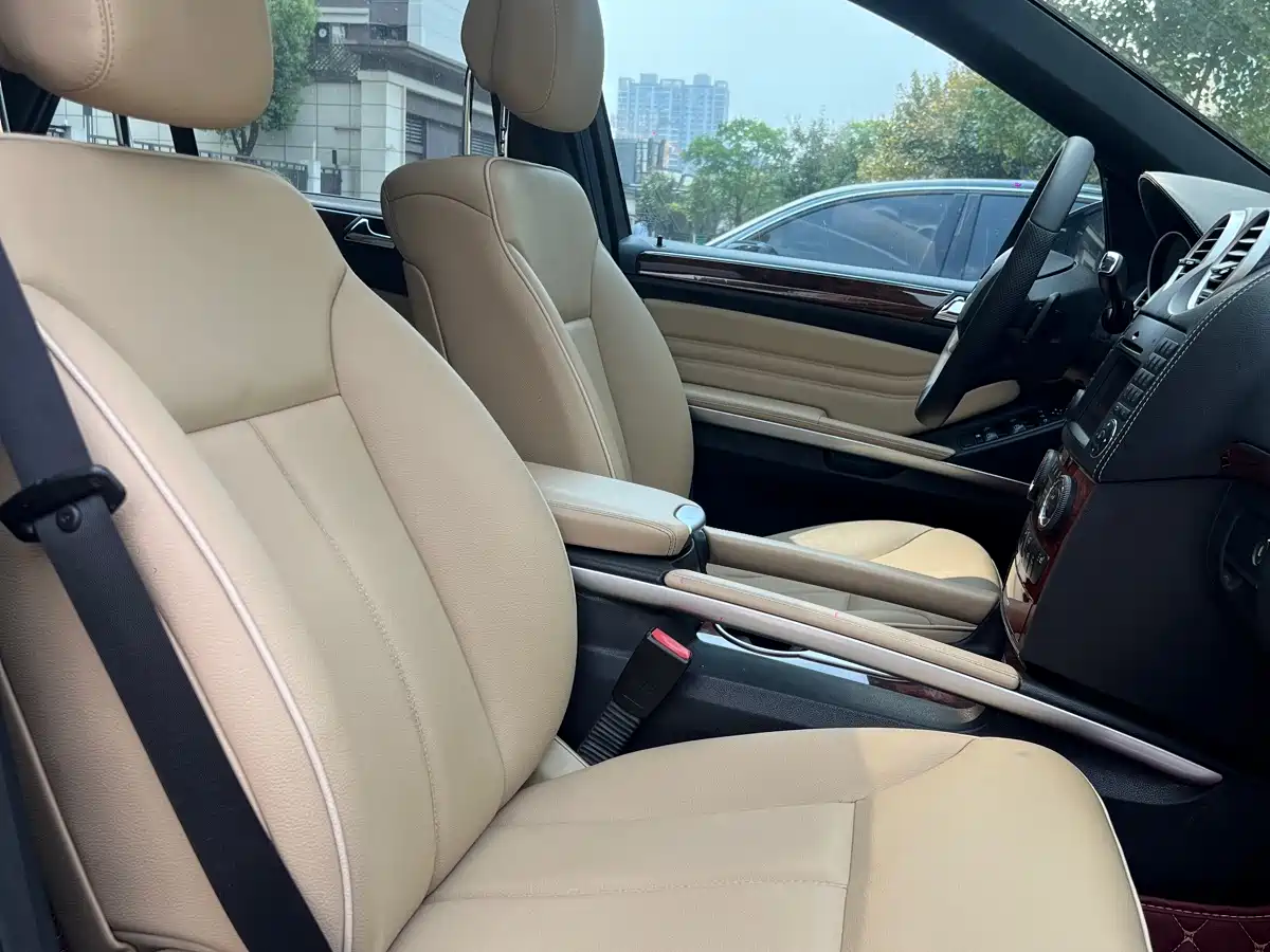Mercedes-Benz M-Class 2010 ML 350 4MATIC Luxury фото 13