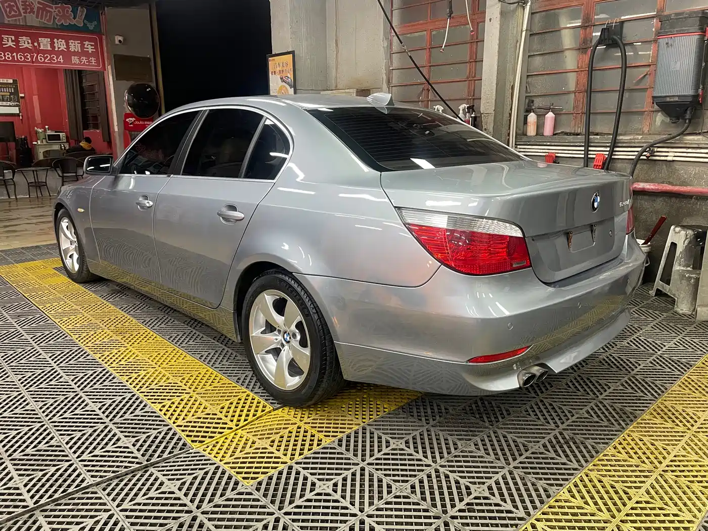 BMW 5 Series 2006 530i фото 4