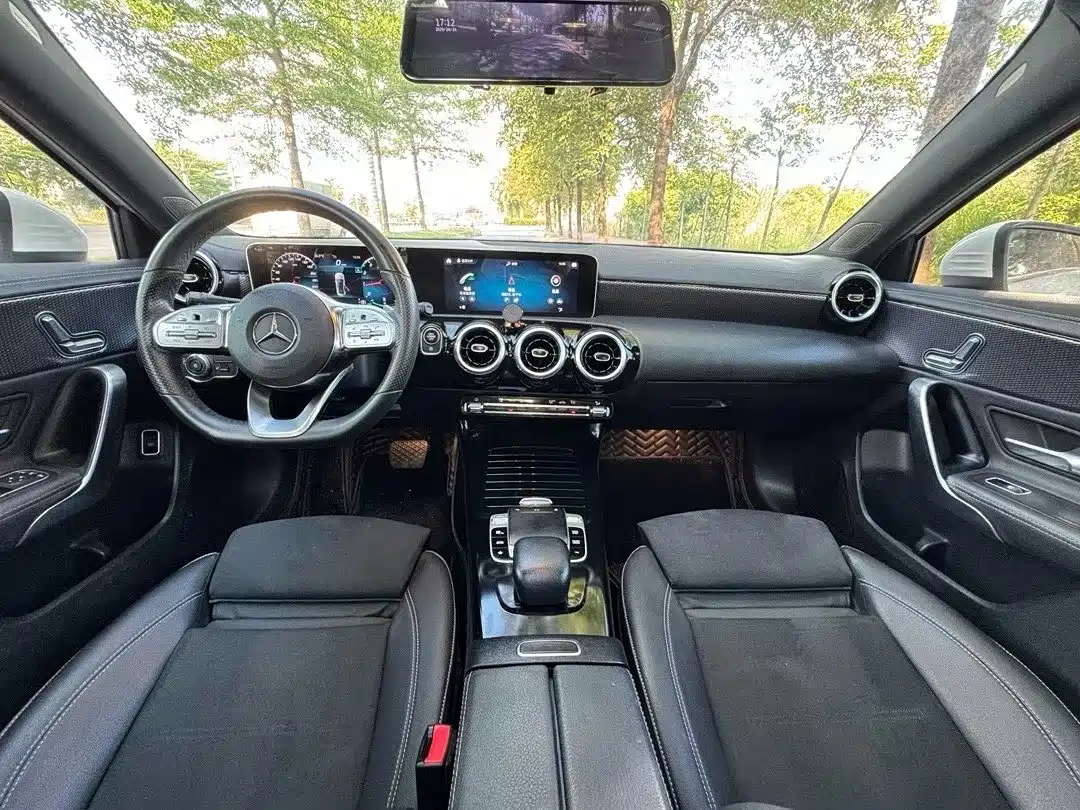 Mercedes-Benz A-Class 2019 A 200 L Sport Sedan фото 6