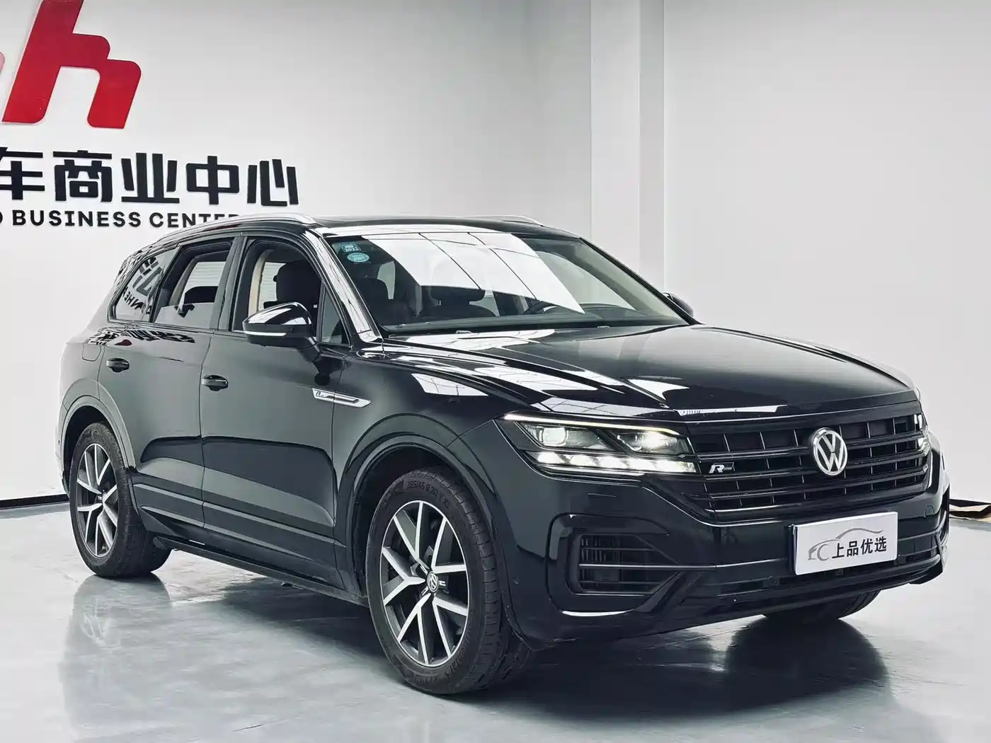 VOLKSWAGEN TOUAREG