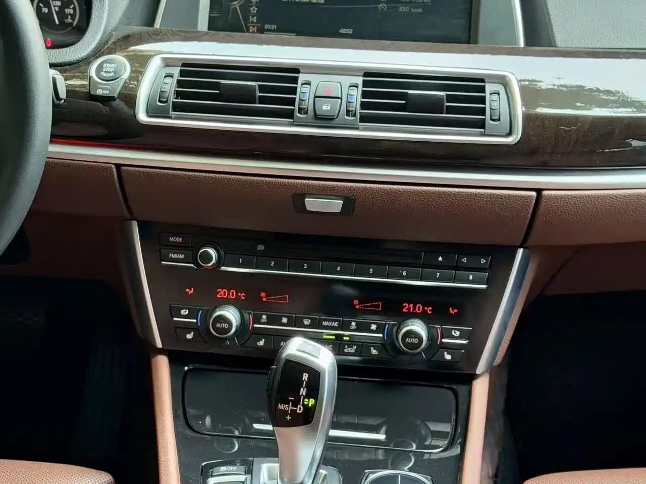 BMW 5 Series GT 2013 535i xDrive Luxury фото 12