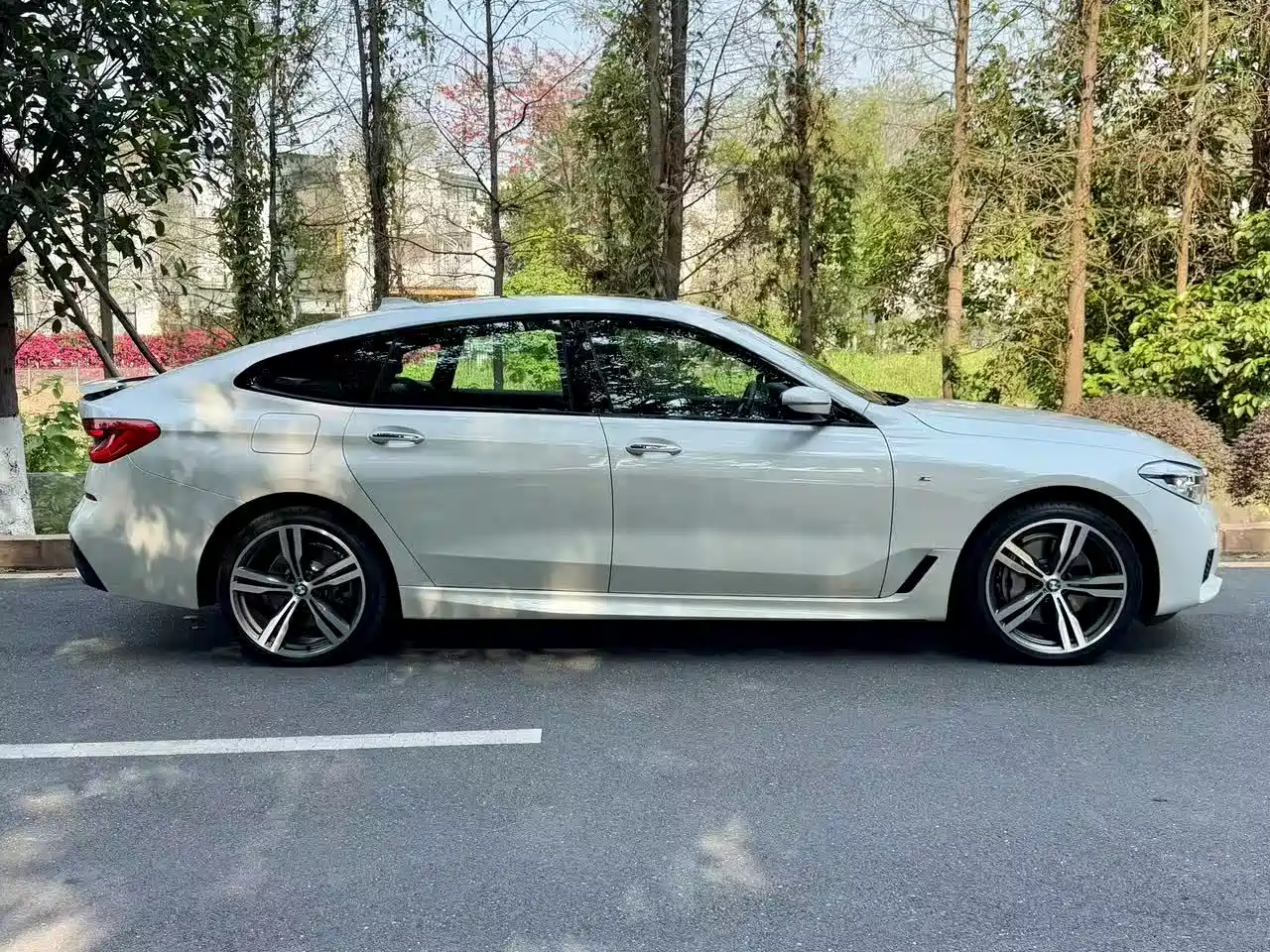 BMW 6 Series GT 2018 640i xDrive M Sport Package фото 13