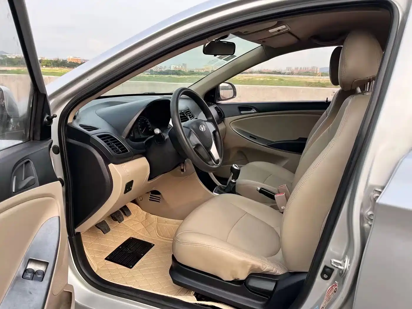 Hyundai Verna 2014 1.4L Manual Fashion GS фото 7