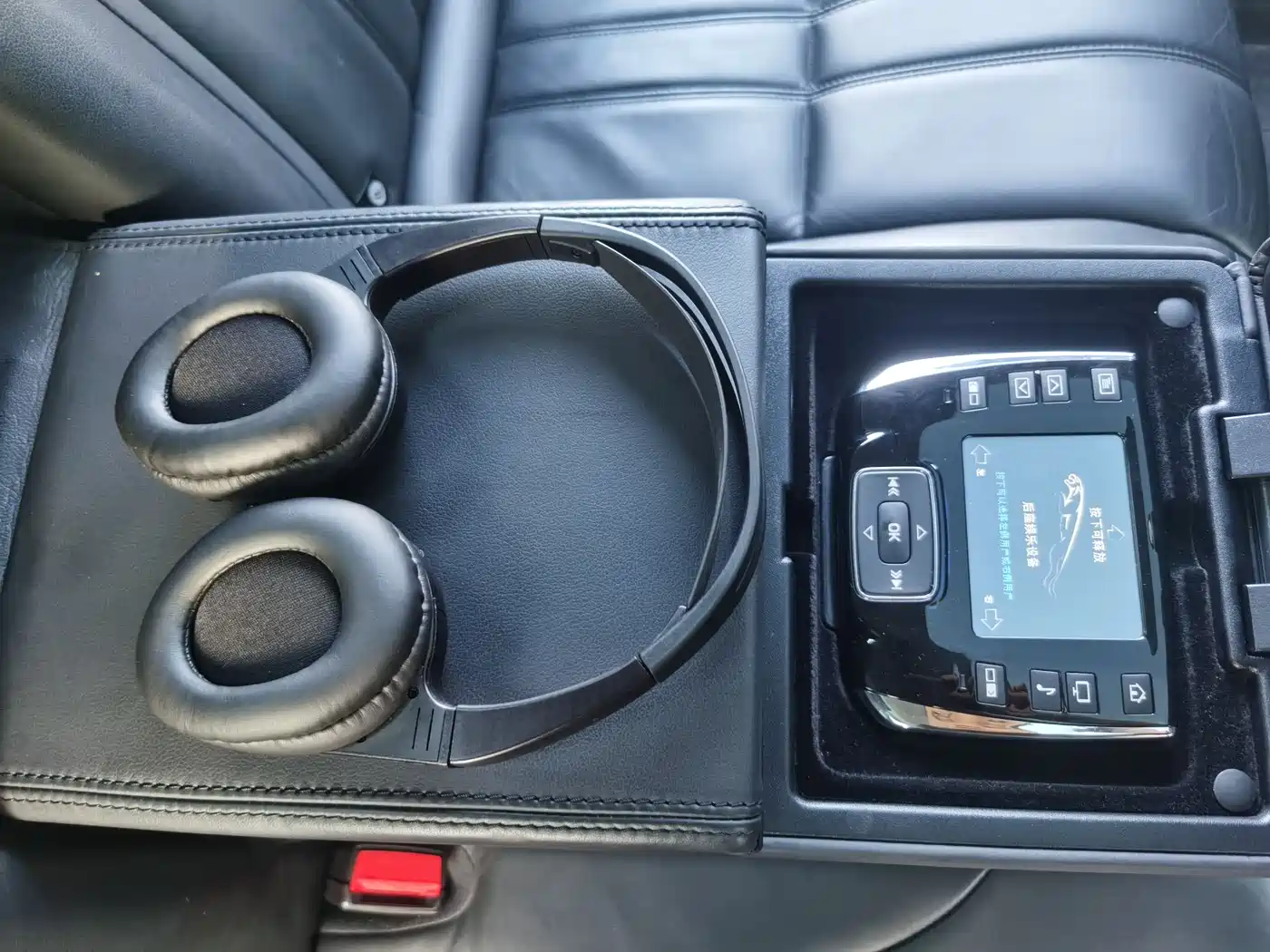 Photo 31 - Jaguar XJ