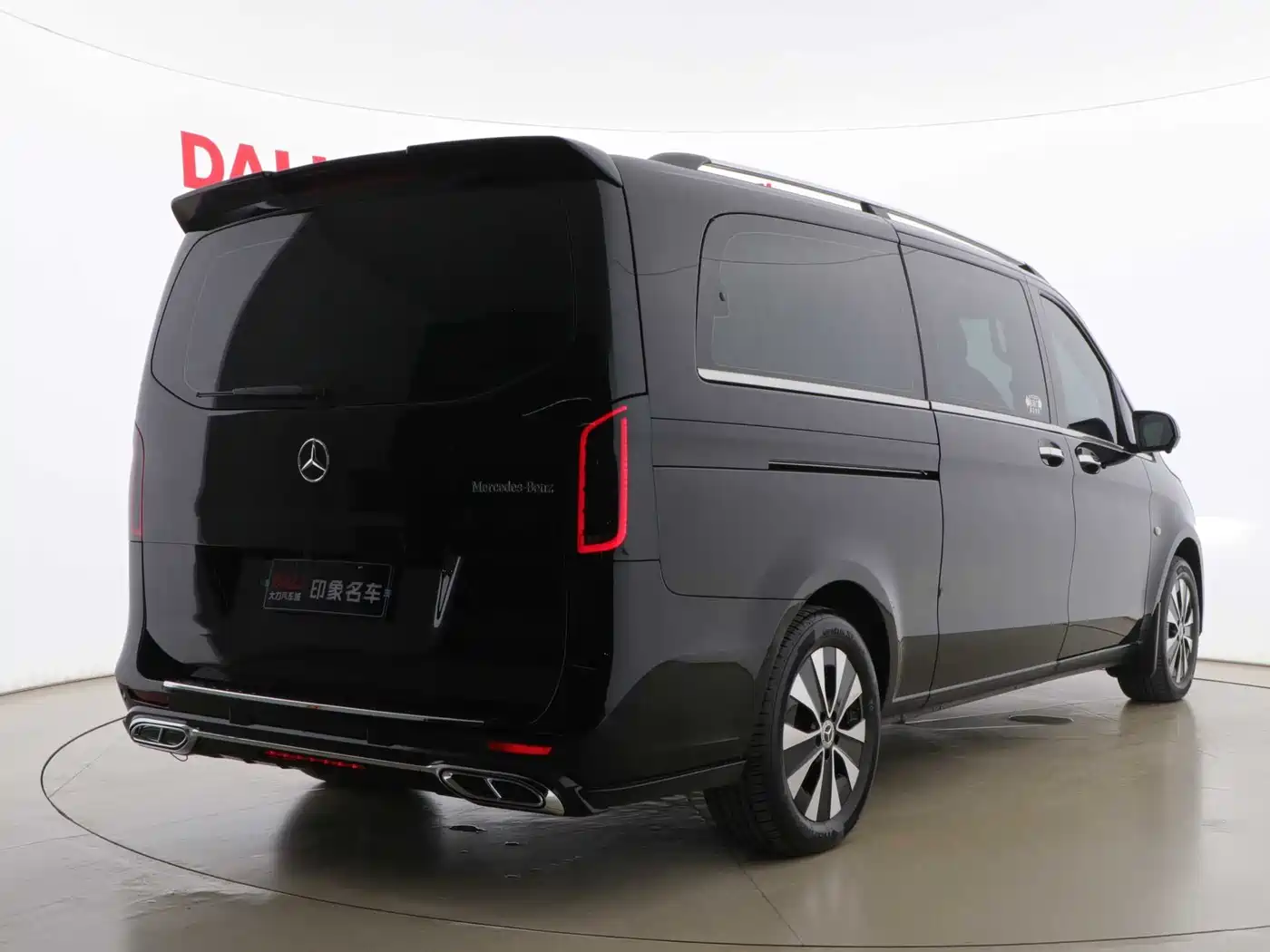 Mercedes-Benz Vito 2023 2.0T Elite 7-Seater фото 21