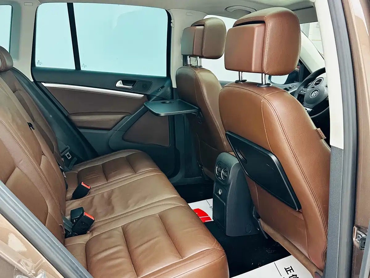 Volkswagen Tiguan 2012 2.0TSI Luxury Edition фото 16