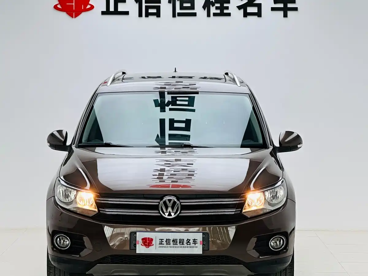 Volkswagen Tiguan 2012 2.0TSI Luxury Edition фото 2